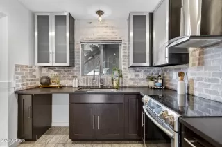 Photo #1: 7012392 Listing 