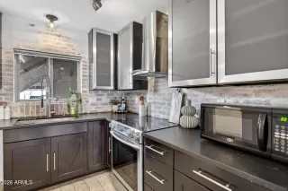 Photo #2: 7012392 Listing 