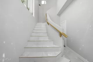 Photo #2: 7012589 Listing 