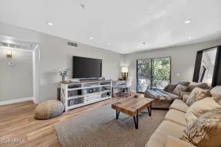 Photo #6: 7012625 Listing