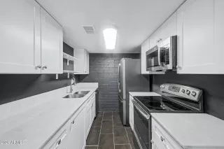 Photo #4: 7013231 Listing 