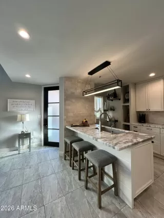 Photo #1: 7013451 Listing