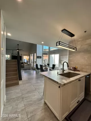 Photo #5: 7013451 Listing