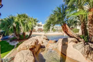 Photo #5: 7013497 Listing