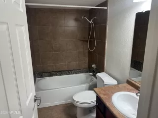 Photo #6: 7013498 Listing