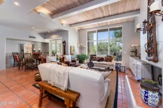 Photo #5: 7013982 Listing