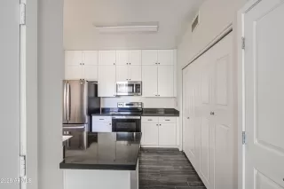 Photo #5: 7014030 Listing 