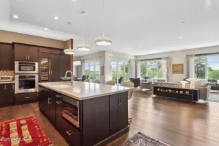 Photo #2: 7014060 Listing 