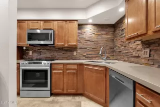 Photo #5: 7014131 Listing 