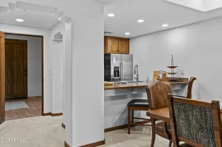 Photo #5: 7014386 Listing 