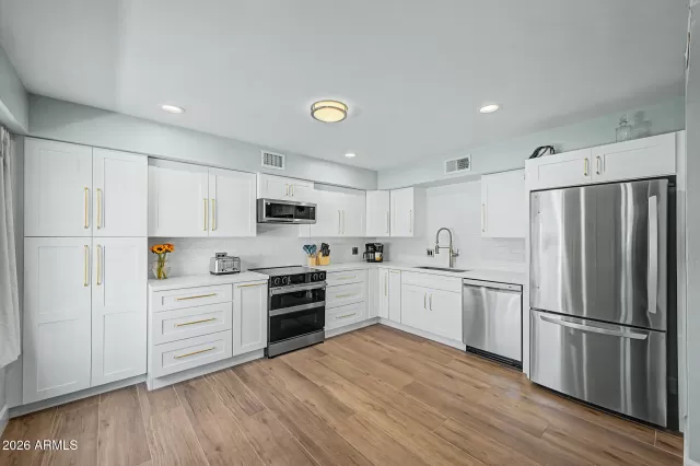 MLS: 7014440 Condo For Sale