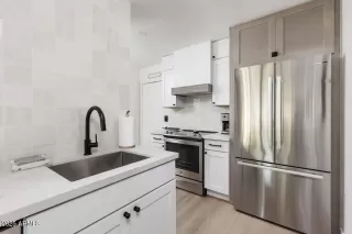 Photo #6: 7014462 Listing