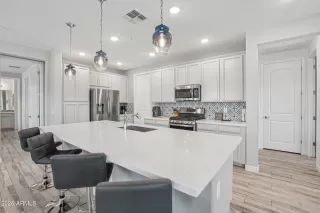 Photo #1: 7015374 Listing 