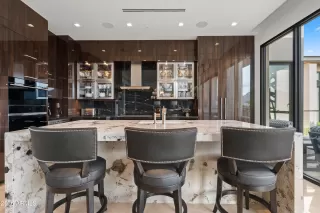 Photo #5: 7015419 Listing 