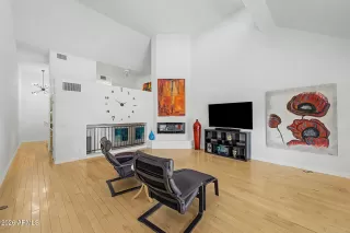 Photo #2: 7015648 Listing 