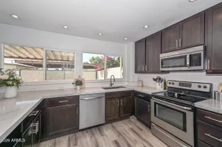More Details about MLS # 7015653 : 8305 E VISTA DRIVE