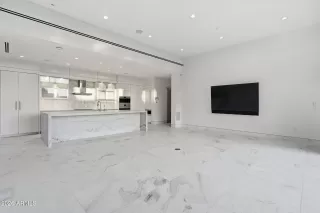 Photo #5: 7015876 Listing 