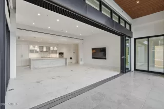 Photo #6: 7015876 Listing 