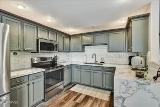 Photo #6: 7016195 Listing 