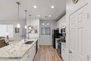 Photo #4: 7016553 Listing 