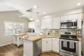 Photo #5: 7016752 Listing 