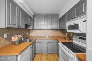 Primary Photo for MLS#: 7017077