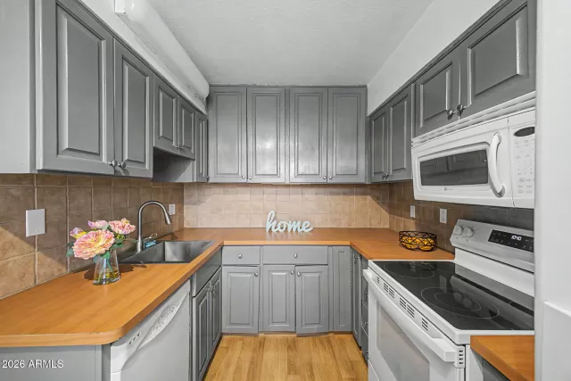 MLS: 7017077 Condo For Sale