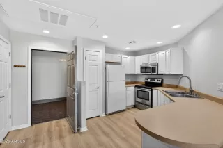 Photo #2: 7017637 Listing