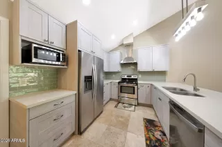 Photo #5: 7017681 Listing