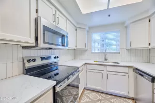 Photo #5: 7017964 Listing 