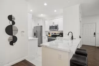 Photo #6: 7018301 Listing 