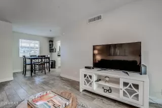 Photo #5: 7018555 Listing 