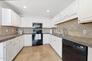 Photo #2: 7018627 Listing 