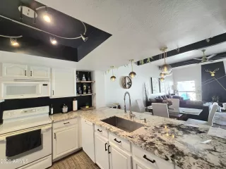 Photo #5: 7019071 Listing 