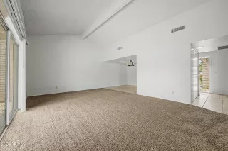 Photo #5: 7019127 Listing 