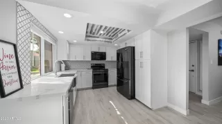 Photo #1: 7019129 Listing 