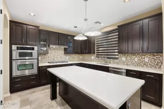 Photo #5: 7019800 Listing 