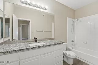 Photo #5: 7019940 Listing 