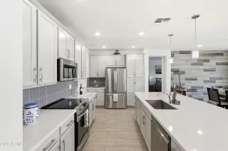 Photo #3: 7020387 Listing 