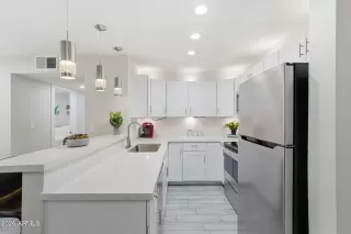 Photo #2: 7020667 Listing 