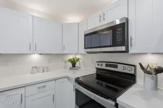 Photo #3: 7020667 Listing 