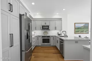 Photo #1: 7021102 Listing 