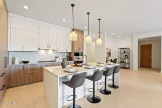 Photo #6: 7021779 Listing 