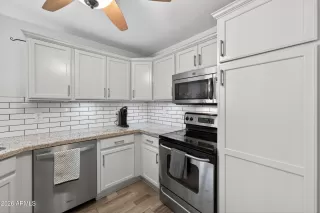 Photo #5: 7021782 Listing 