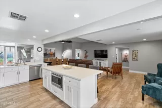 Photo #5: 7022104 Listing 