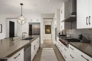 Photo #6: 7024390 Listing 