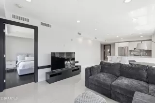 Photo #3: 7024754 Listing 