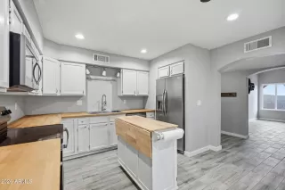 Photo #3: 7024840 Listing 