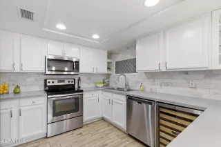 Photo #2: 7024960 Listing 