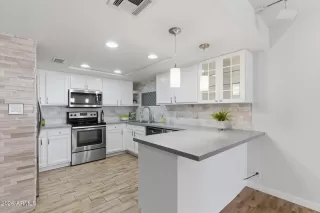 Photo #3: 7024960 Listing 